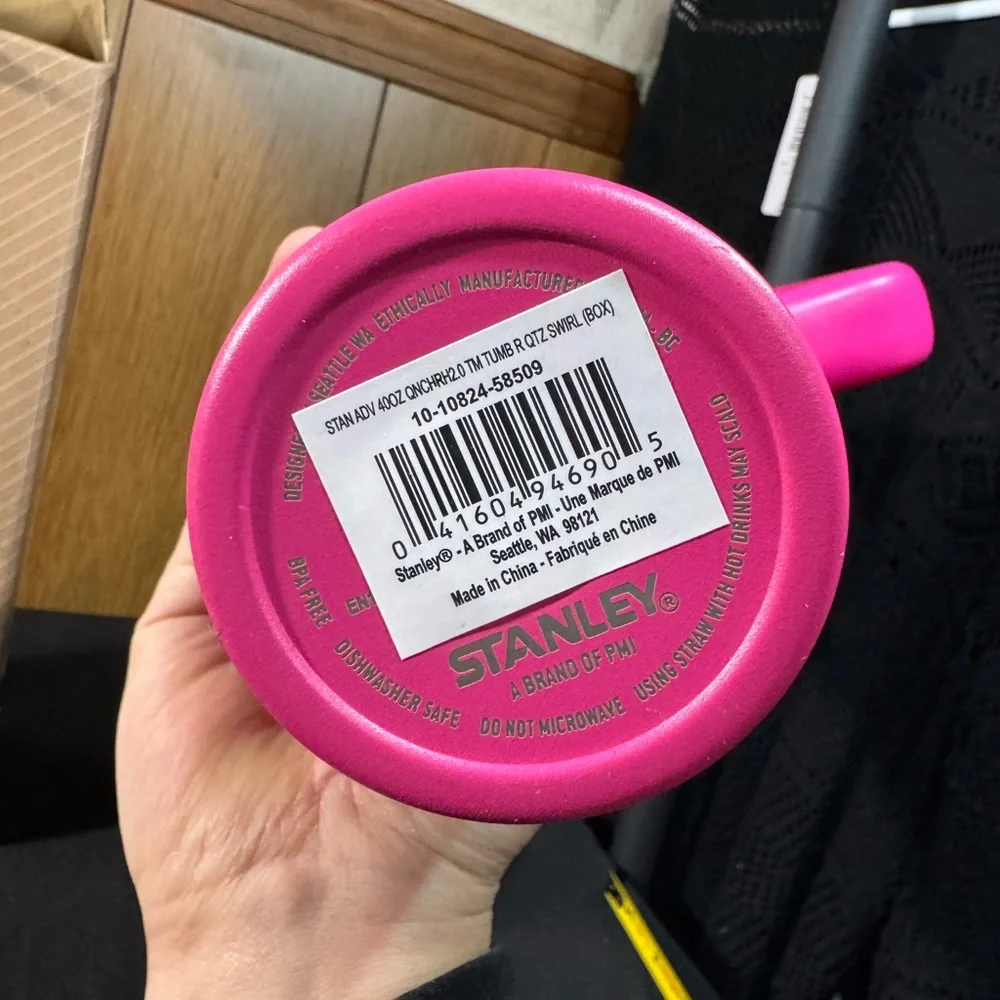 Stanley Pink Quencher H2.0 Tumbler‎ with Straw 40 ox NEW